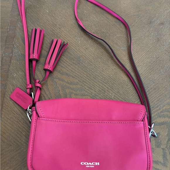 Coach Fuchsia Crossbody Bag this bag is stunning new strap is removable - Picture 1 of 9